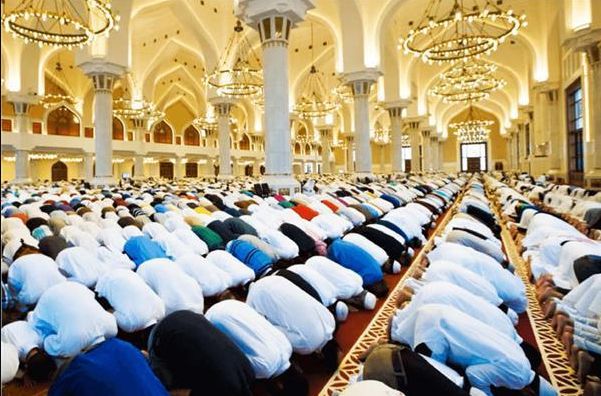 هُنــا | دليلك الكامل حول مساجد ومصليات صلاة عيد الفطر في المملكة 1445 - موقع الخليج الان