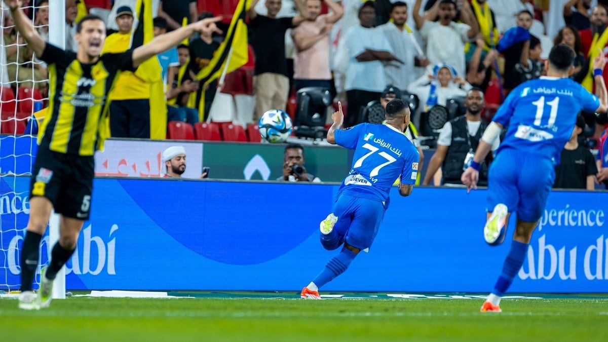 مالكوم يسجل هدفًا خياليًا في مرمى الاتحاد (فيديو)