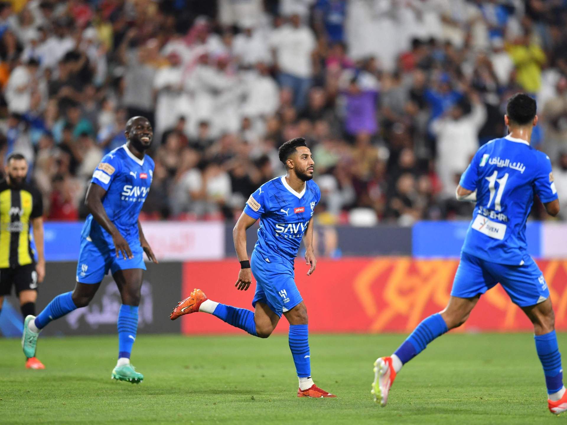 شاهد.. الهلال يكتسح الاتحاد ويتوج بلقب السوبر السعودي للمرة الرابعة في تاريخه - موقع الخليج الان