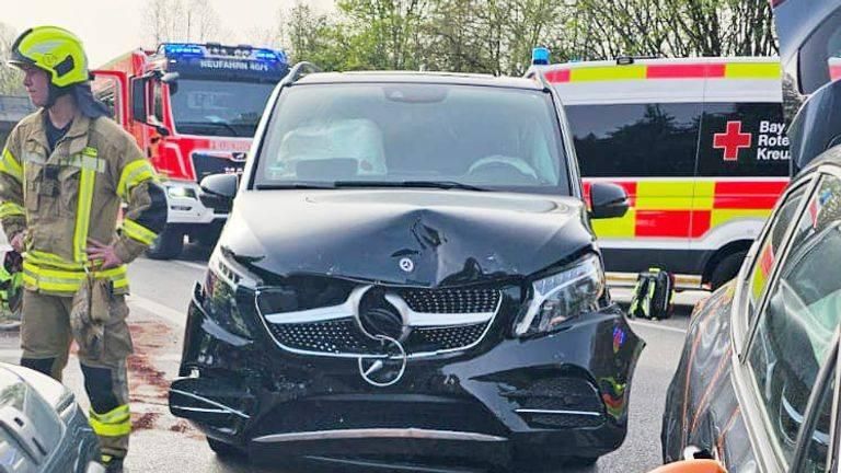 إصابة ثلاثة من أبناء هاري كاين بحادث مروري