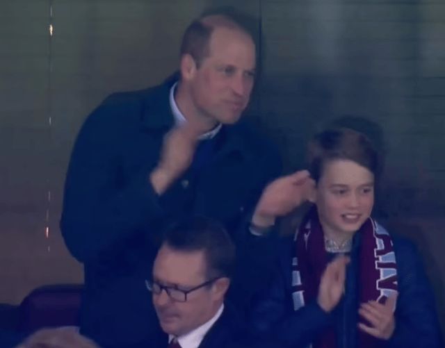 للمرة الأولى منذ أزمة كيت.. الأمير ويليام يحضر مباراة مع طفله (صور)