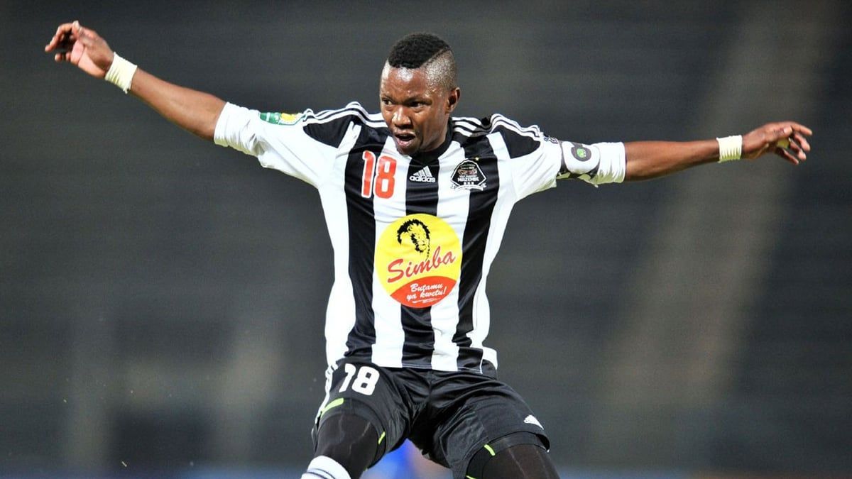 وفاة لاعب مازيمبي السابق إثر تعرضه لحادث سير مروع (صور)