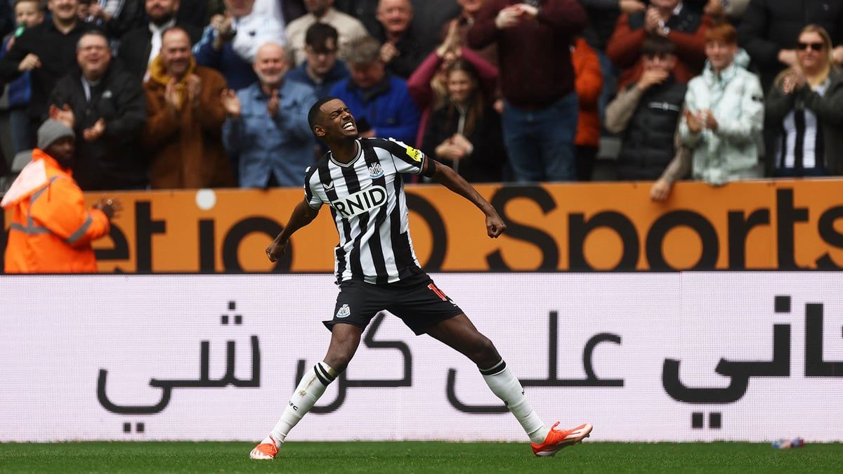 ترتيب هدافي الدوري الإنجليزي.. إيزاك يتساوى مع صلاح