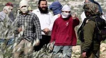 إجرام.. مستوطنون يقطعون الطرق شرق بيت لحم ويمنعون الأهالي من الوصول لأراضيهم