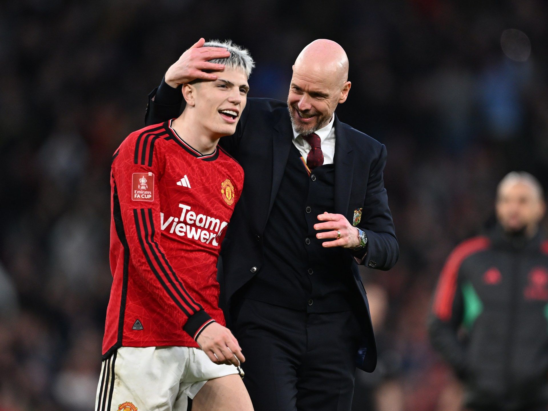 تين هاغ المحرج يغادر مؤتمره الصحفي غاضبا وغارناتشو يتشفى بمدربه - موقع الخليج الان