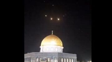شاهد .. لحظة اعتراض صواريخ إيرانية فوق قبة الصخرة بالقدس