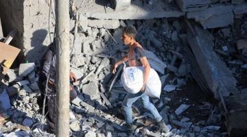 شهيدة وعدد من الجرحى|قصف إسرائيلي يستهدف نازحين بشارع الرشيد متجهين لشمال غزة