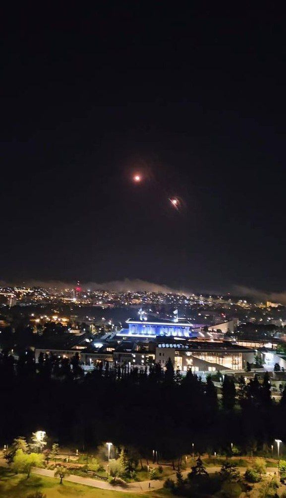 شاهد .. صواريخ إيرانية فوق الكنيست الإسرائيلي