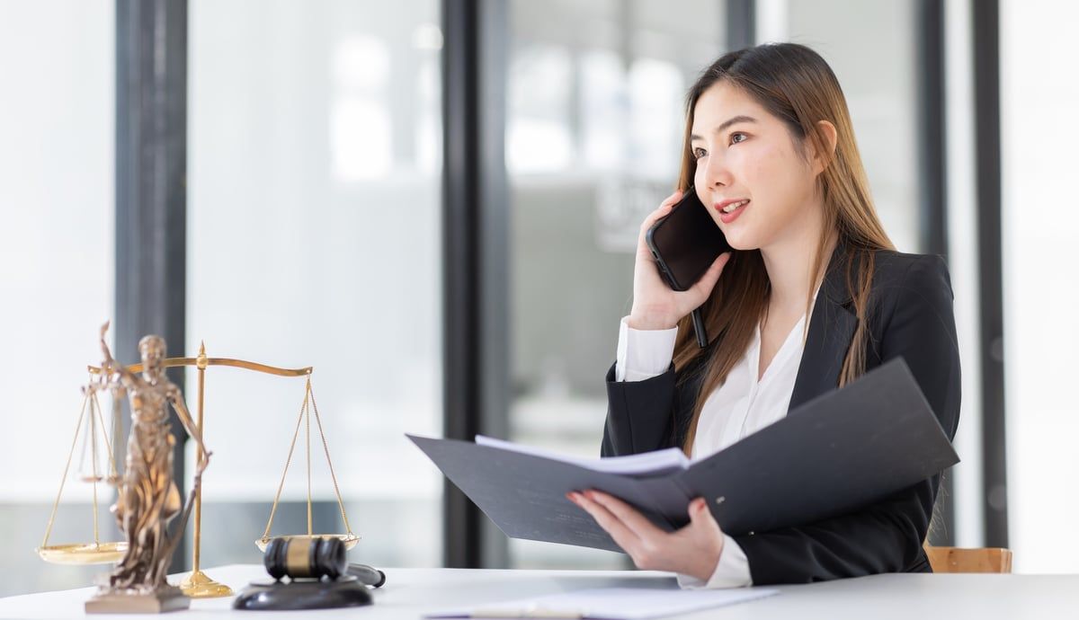 دراسة: المحامون الجذابون لديهم فرصة أكبر بالفوز في القضايا