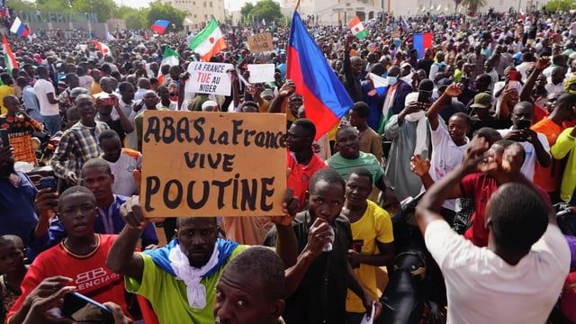 حرب بالوكالة بين فرنسا وروسيا في النيجر
