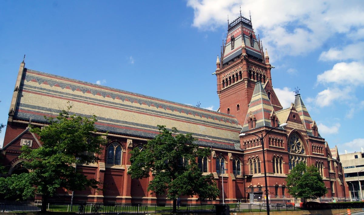 تورط مسؤولين في كلية "هارفرد" العريقة ببيع "أجزاء من الموتى"