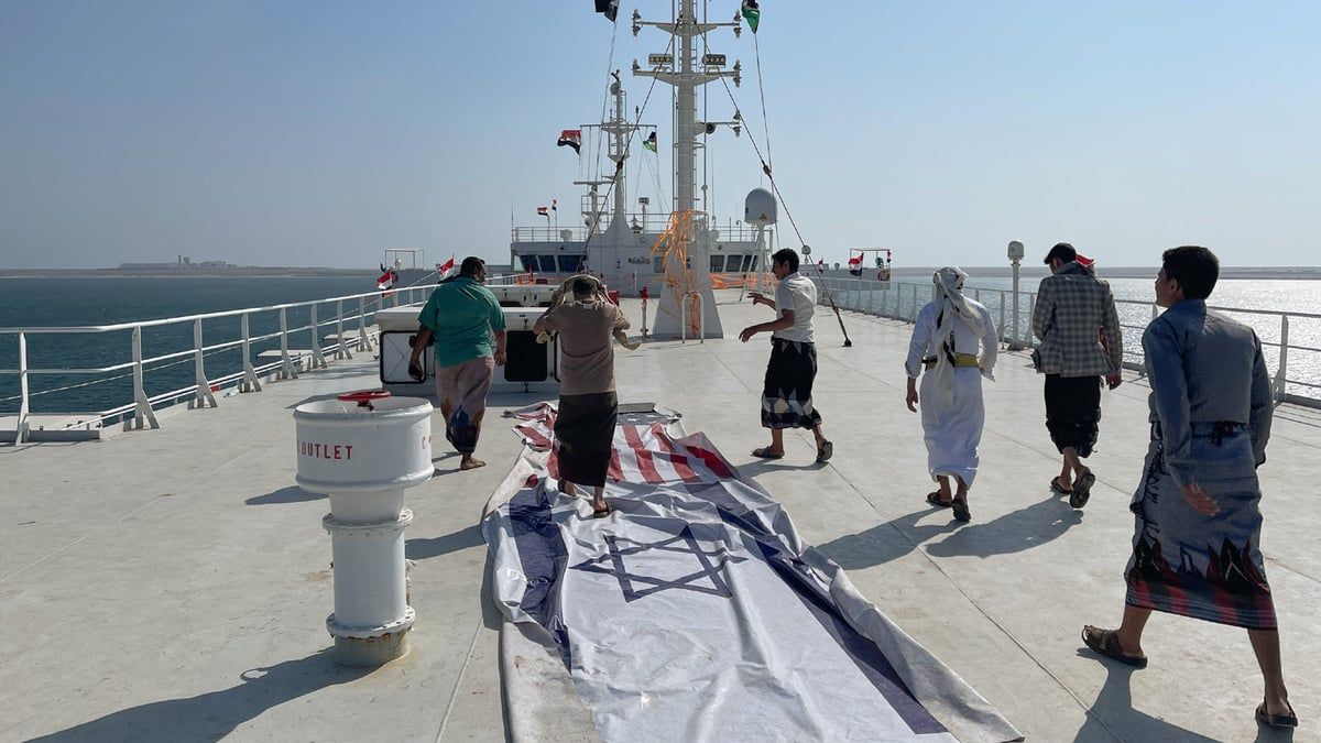 اليمن: الحوثيون ينفذون أجندة النظام الإيراني في البحر الأحمر