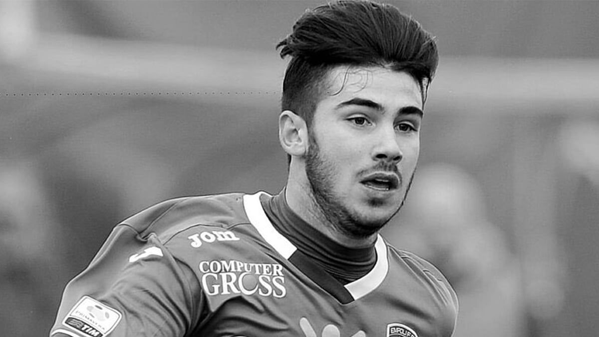 والد لاعب إيطالي توفي بالملعب يتهم إدارة ناديه بالتقصير