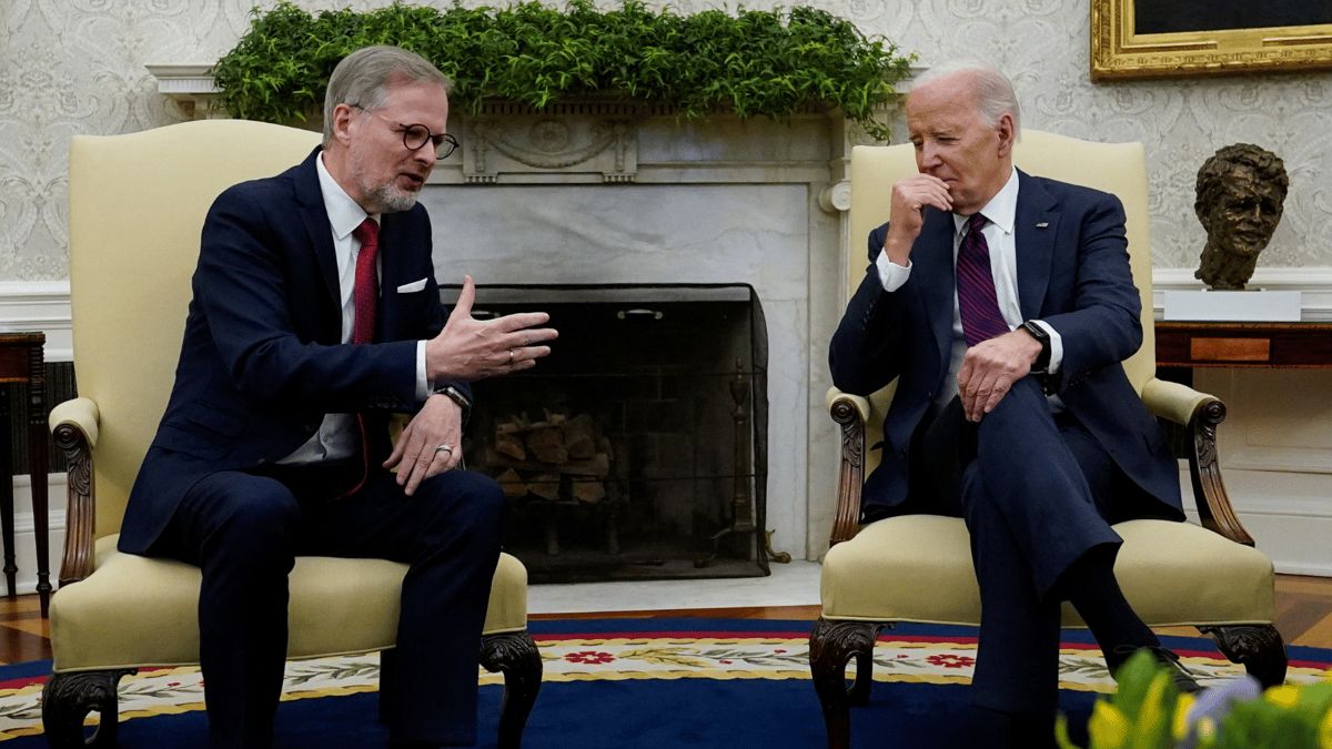 زلة لسان جديدة.. بايدن يشيد بـ "تشيكوسلوفاكيا"