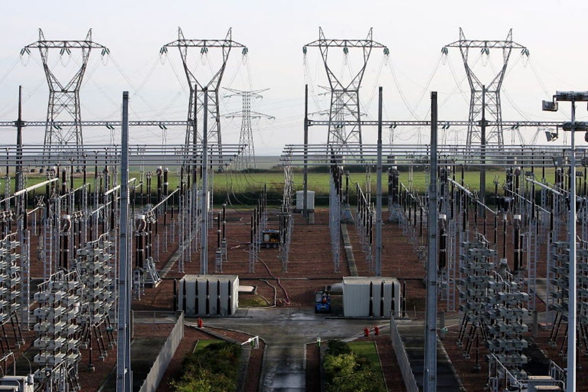 التوترات الدولية ترفع تكلفة مشروع الربط الكهربائي المغربي البريطاني