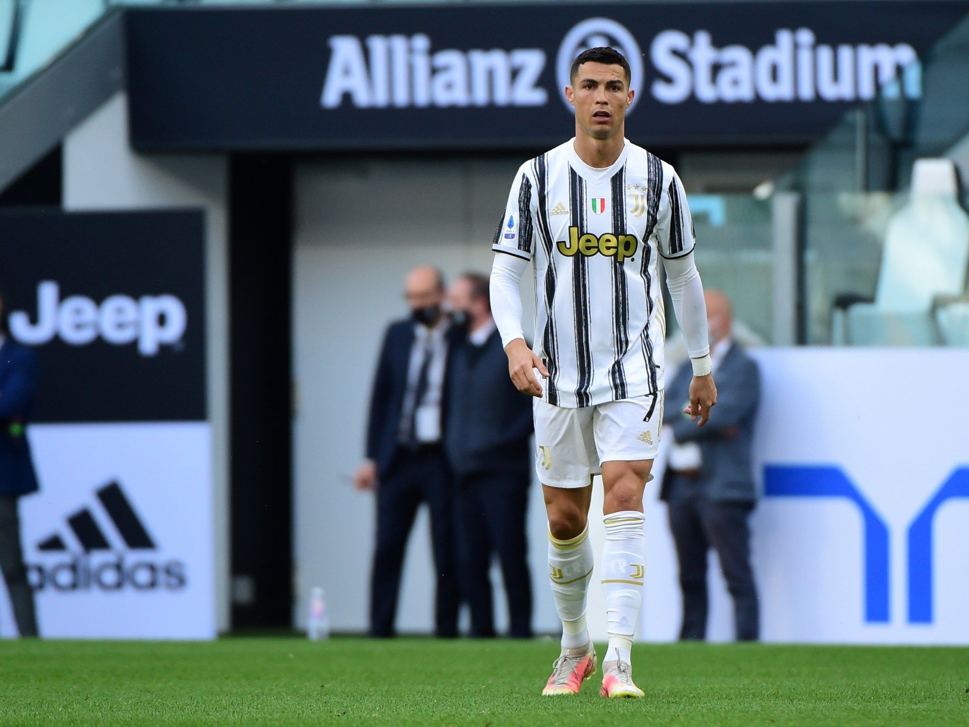 تعويضات مليونية لرونالدو بعد الفوز بمعركته القانونية مع يوفنتوس - موقع الخليج الان