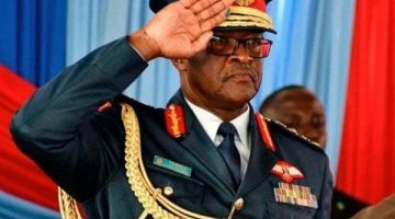 مقـ.تل قائد قوات الدفاع الكينية في تحطم طائرة عسكرية