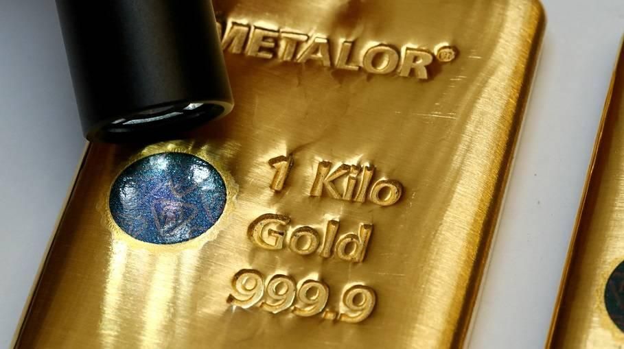 الذهب يصعد بعد تقارير إعلامية عن هجمة إسرائيلية على أصفهان