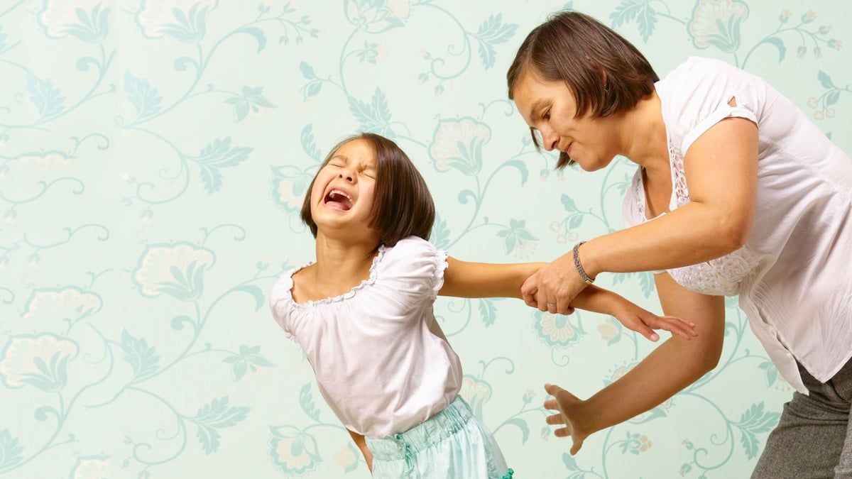 دراسة: "الضرب" يؤثر سلبا في مهارات نمو الأطفال