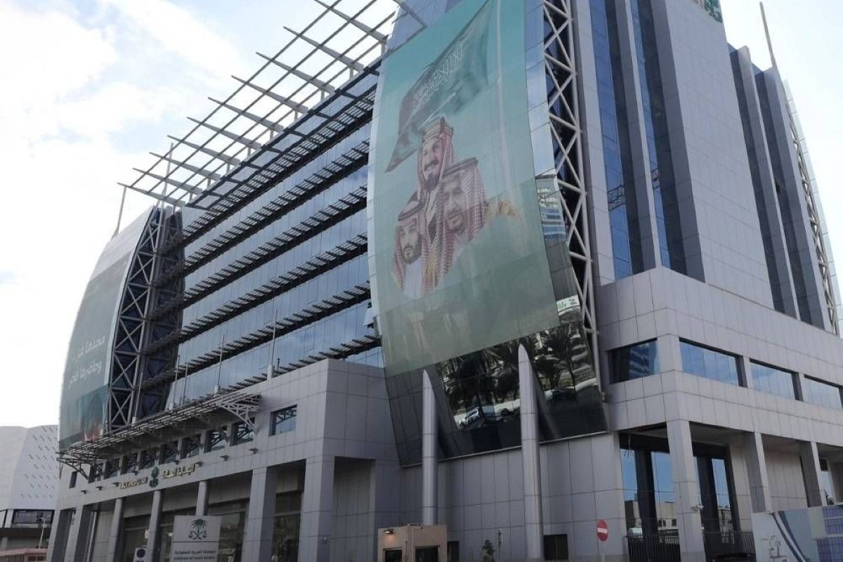 "النيابة العامة" السجن لمدة 5 سنوات وغرامة 150 ألف ريال عقوبة وافد لهذا السبب! - موقع الخليج الان