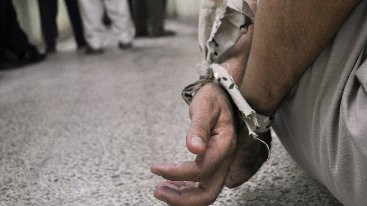 لعبة "الكلاوات" تنتهي بجريمة بين صديقين في العراق