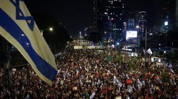آلاف الإسرائيليين يحتجون على حكومة نتنياهو ويطالبون بانتخابات جديدة