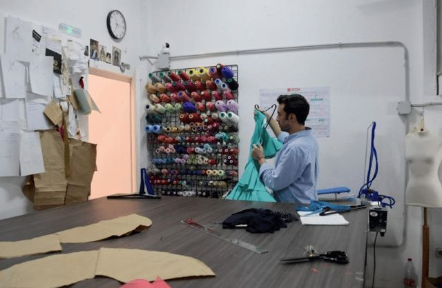 فستان الفلامنكو.. تقليد أندلسي يعود إلى الواجهة في عالم الموضة (صور)