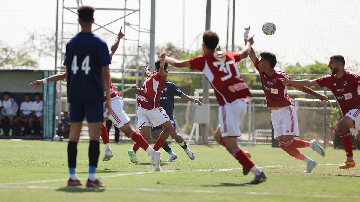 في واقعة غريبة.. فريقان يحتفلان بتتويجهما في بطولة مصرية (فيديو)