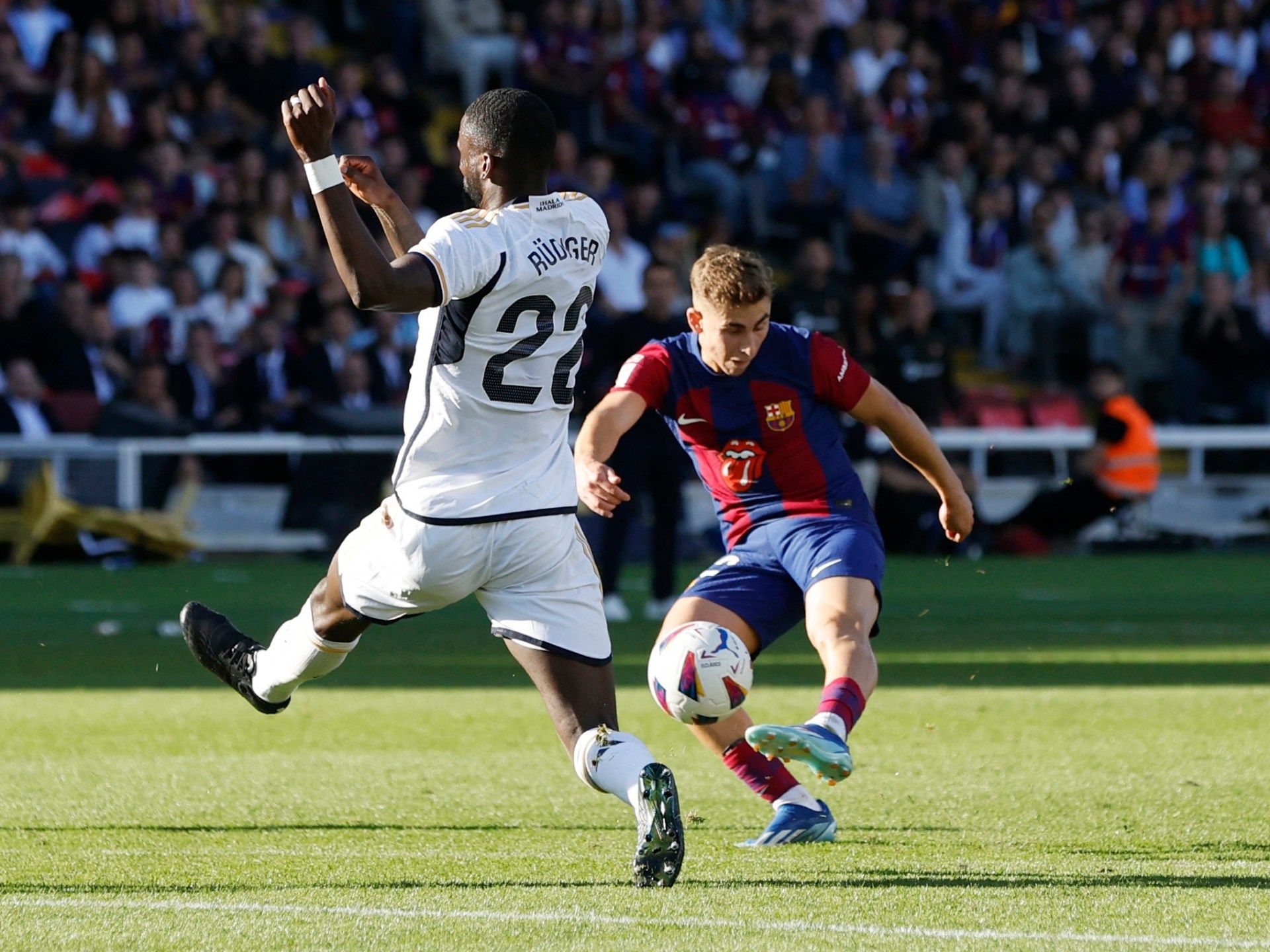 الذكاء الاصطناعي يتنبأ بهوية الفائز من كلاسيكو ريال مدريد وبرشلونة - موقع الخليج الان