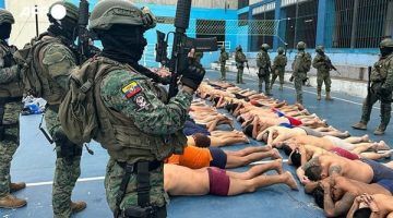 الإكوادور تكشر عن أنيابها بحربها ضد العصابات.. الشعب يجيز استفتاء الأسئلة الـ9 وابن تاجر الموز حصل على الضوء الأخضر لاستكمال تنفيذ مخططه