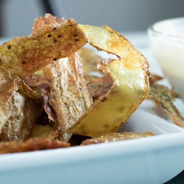 هل ترمي قشور البطاطا؟ لن تفعل ذلك بعد التعرف على فوائدها