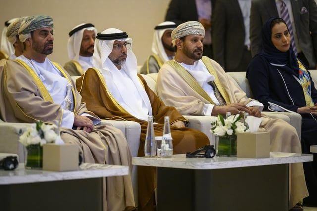 الإمارات وعُمان توقعان اتفاقيات استثمارية بـ 35 مليار دولار