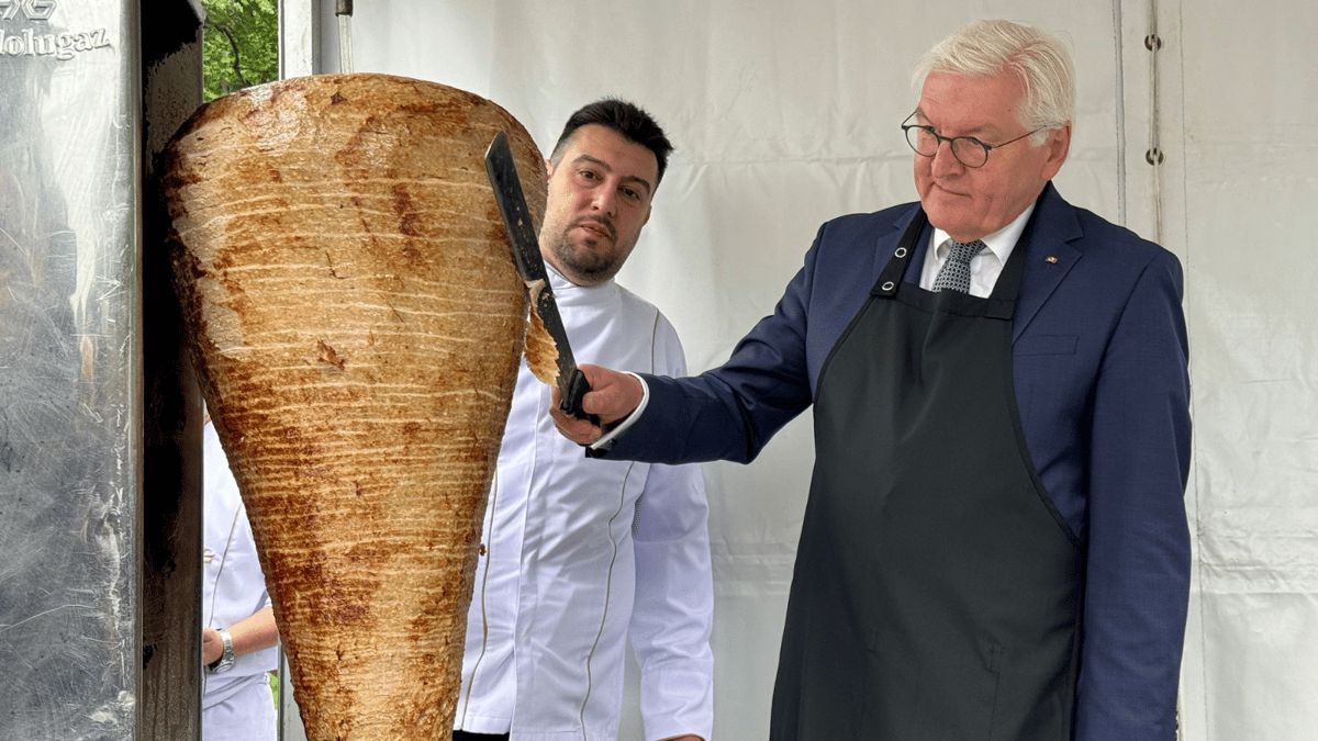 لتوثيق العلاقات.. الرئيس الألماني يزور تركيا برفقة "شاورما مجمدة"