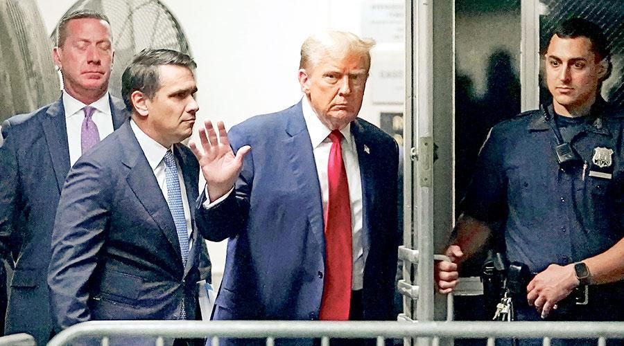 الادعاء يتهم ترامب بازدراء قرار منعه من التعرض للشهود