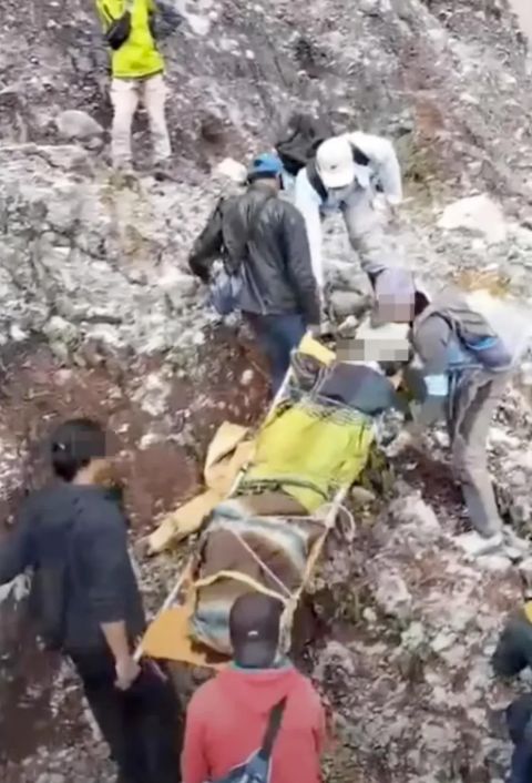 سائحة تسقط في فوهة بركان بسبب صور "السيلفي"