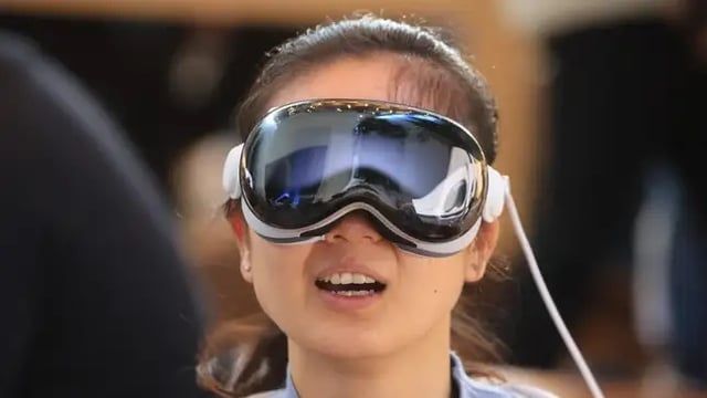 خفضت الإنتاج لقلة الطلب.. هل فشلت أبل مع "Vision Pro"؟