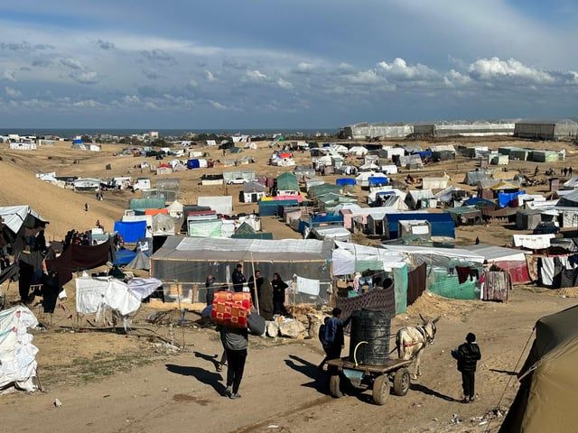 "المواصي".. ملاذ الفلسطينيين الأخير قبل عملية رفح