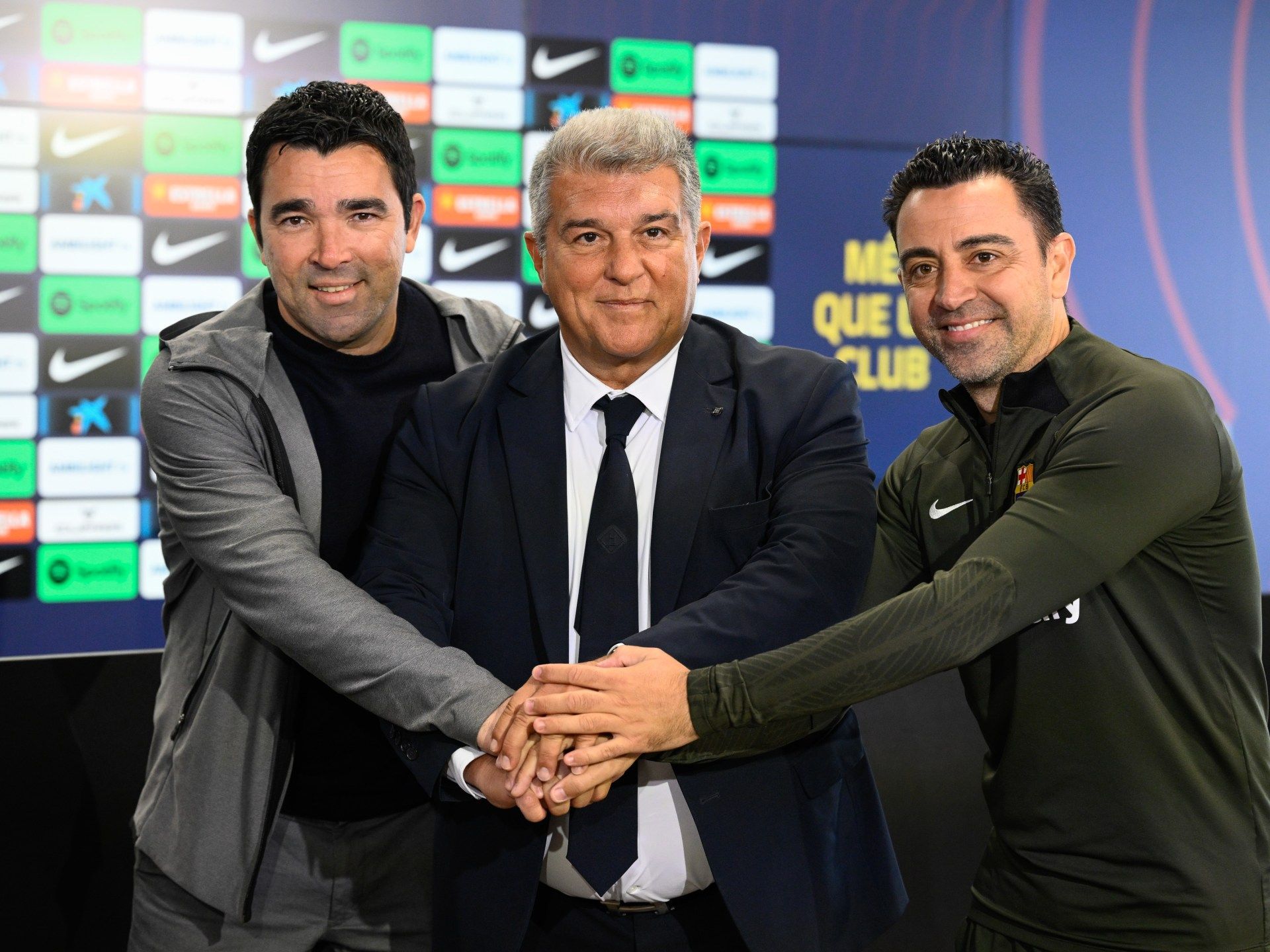 بقاء تشافي في برشلونة يخلف انقساما في “كامب نو” - موقع الخليج الان