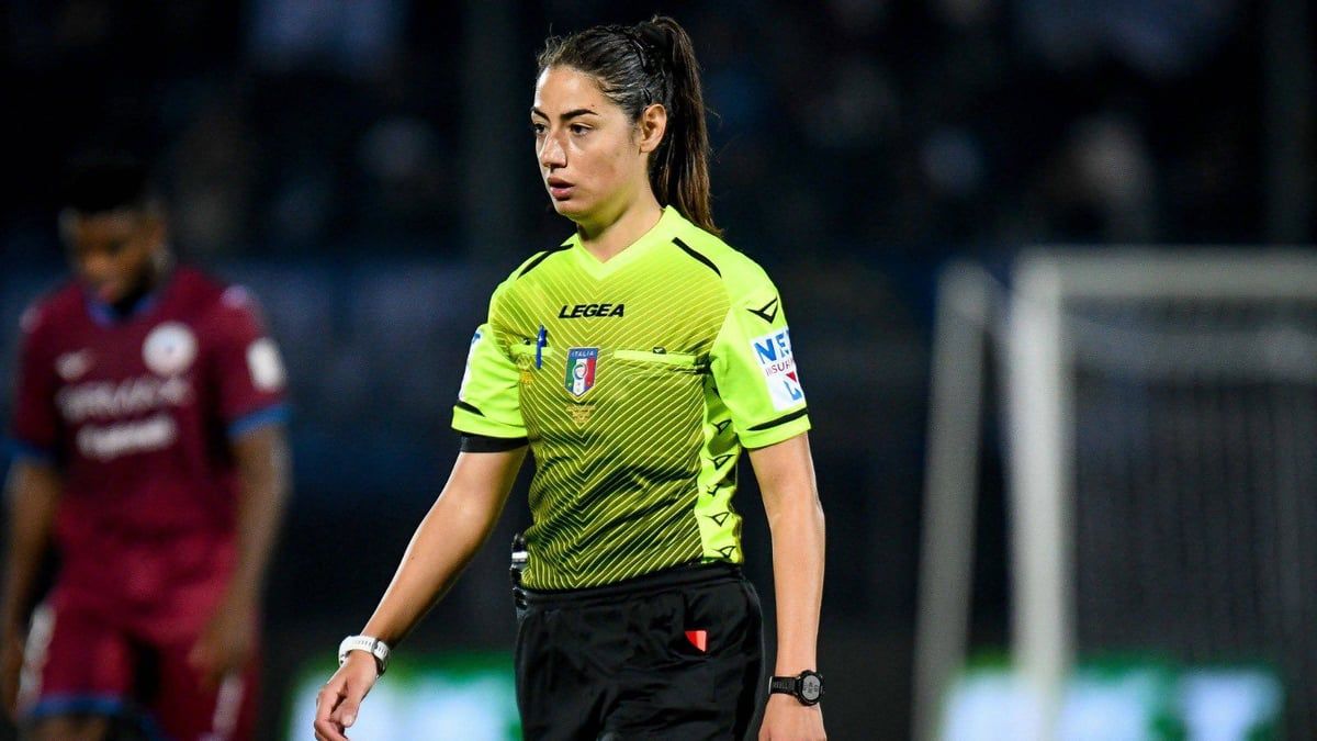 لأول مرة.. طاقم تحكيم نسائي بالكامل يدير مباراة بالدوري الإيطالي