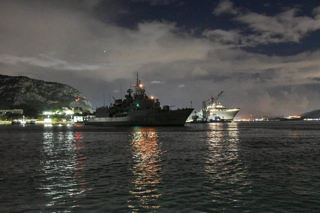 فرقاطة يونانية تعترض مسيرتين لميليشيا الحوثي في البحر الأحمر