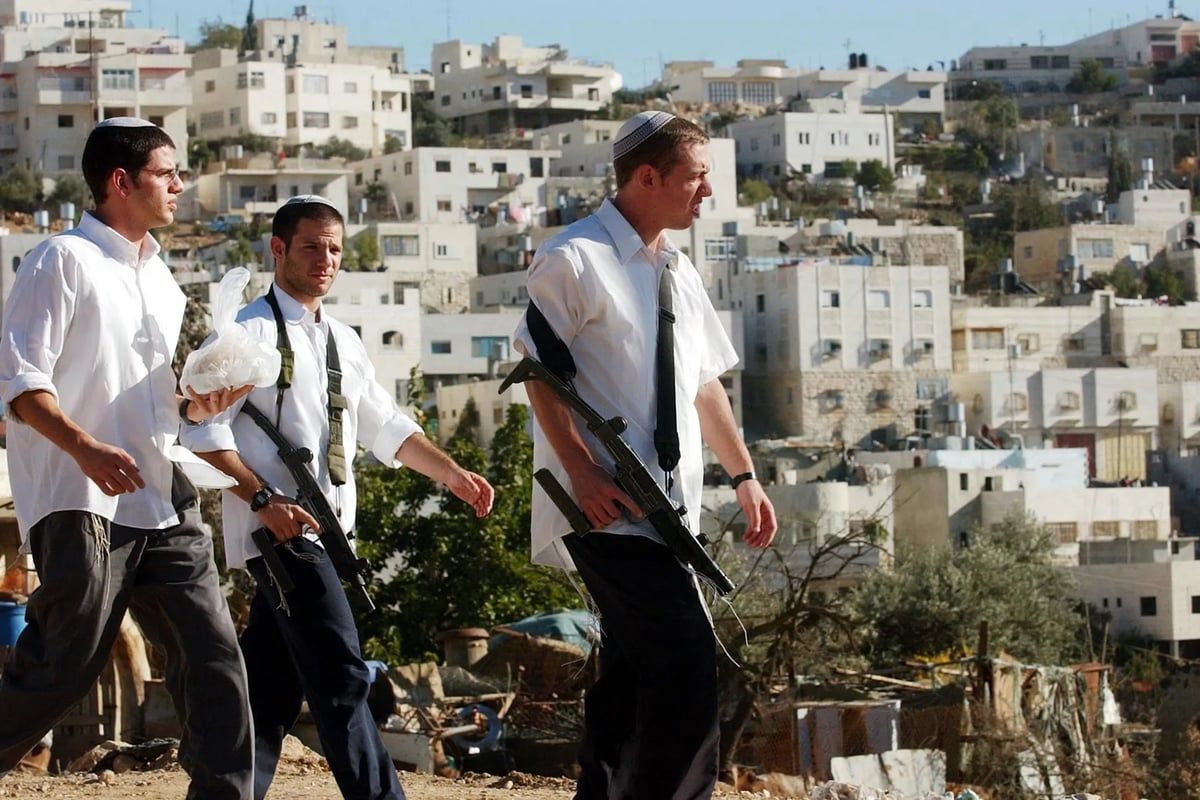 ماكرون يهدد بعقوبات ضد المستوطنين "المذنبين بارتكاب عنف" في الضفة