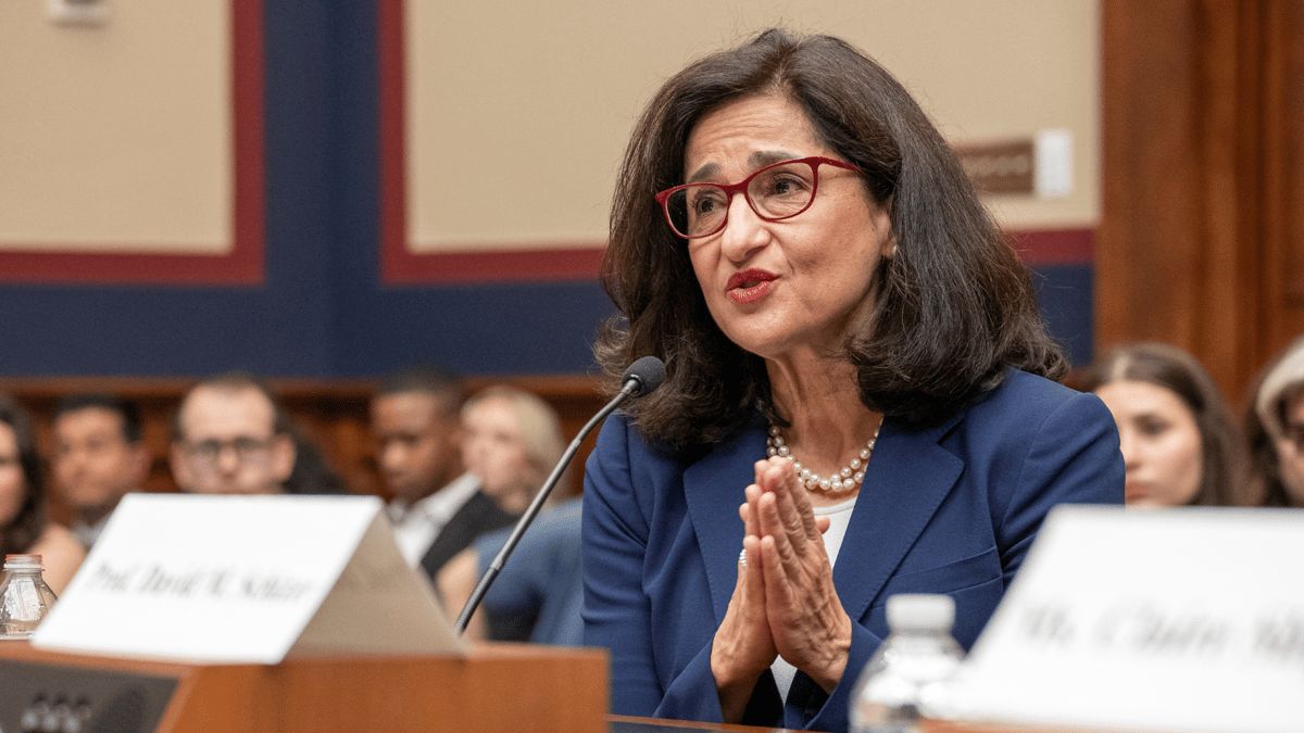 عوضا عن "حجب الثقة".. قرار مرتقب بـ "توبيخ" رئيسة جامعة كولومبيا