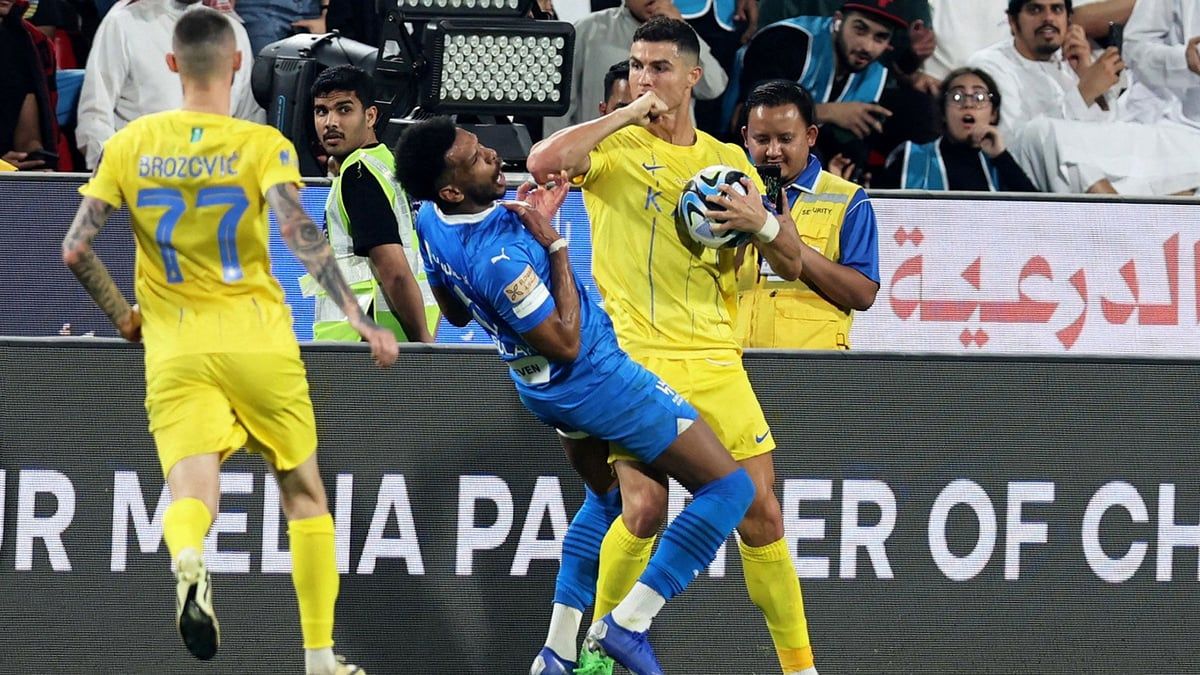 تصرف رونالدو يبرئ الهلال