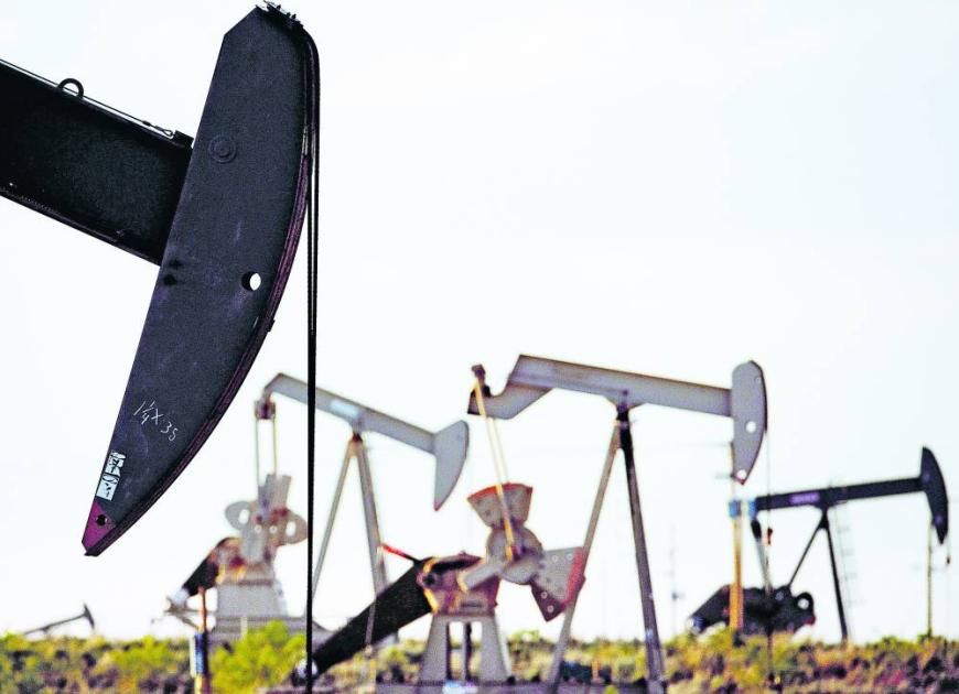 النفط يرتفع 2% في أسبوع وسط مخاوف بشأن الإمدادات