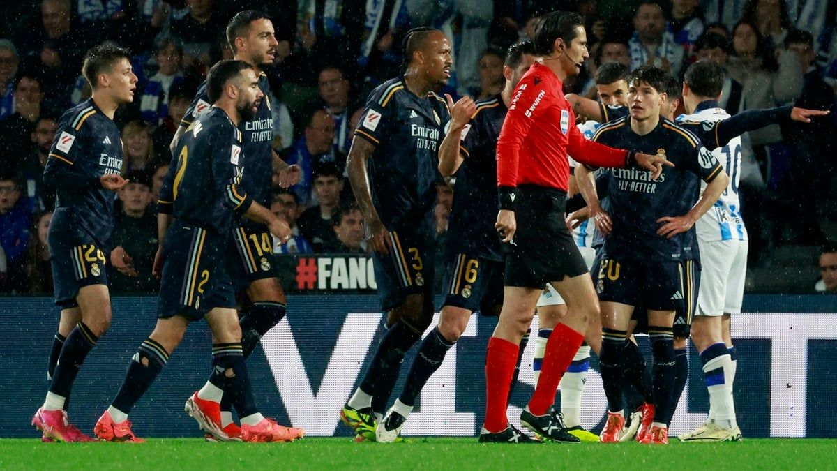 تصرف ذكي من بدلاء ريال مدريد ينقذ الفريق من هدف (فيديو)