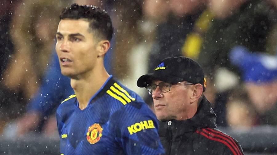 تعرف إلى شرط رونالدو الصادم خلال لعبه مع اليونايتد