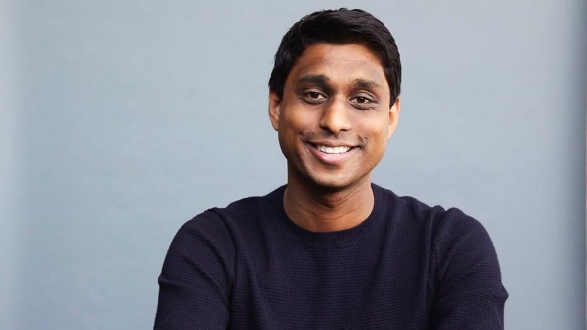 ملياردير أمريكي يقيم حفل زفافه أمام الأهرامات (صور)