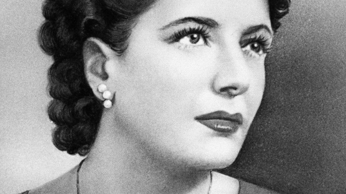 في ذكرى إعدام موسوليني وعشيقته.. كيف وقعت الحسناء في غرام الدكتاتور؟