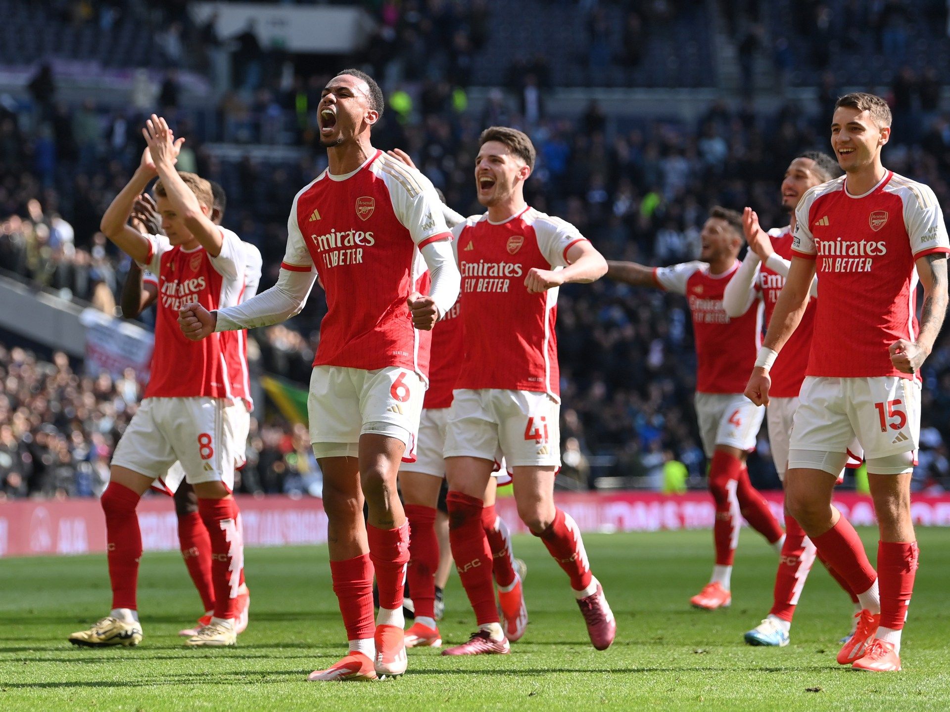 في سعيه لأول لقب بالبريميرليغ خلال 20 عاما.. أرسنال يهزم توتنهام بثلاثية - موقع الخليج الان