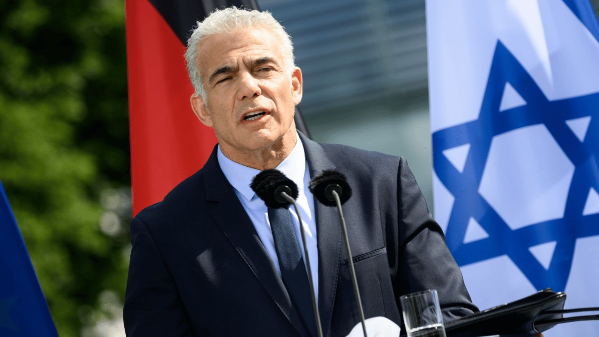 لابيد يدعو إلى صفقة مع حماس حتى لو أدت لوقف الحرب